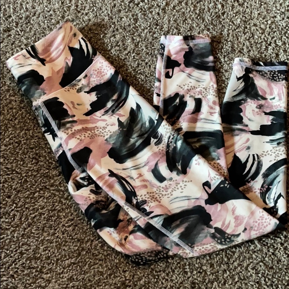 Abstract active leggings